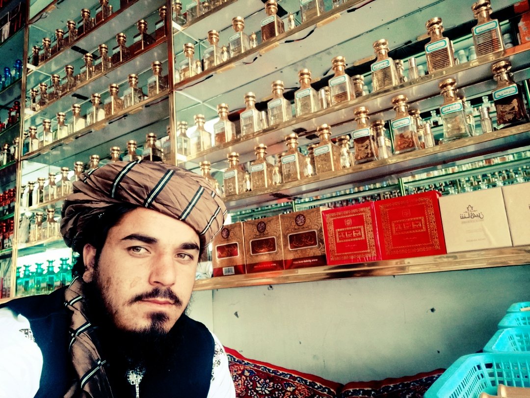 سلامونه نېکي هیلي احترامات مو ومنئ👋
له یوڅه ځنډ وروسته یوځل بیامو خپل په فعالیت پیل وکړ♥♠♥