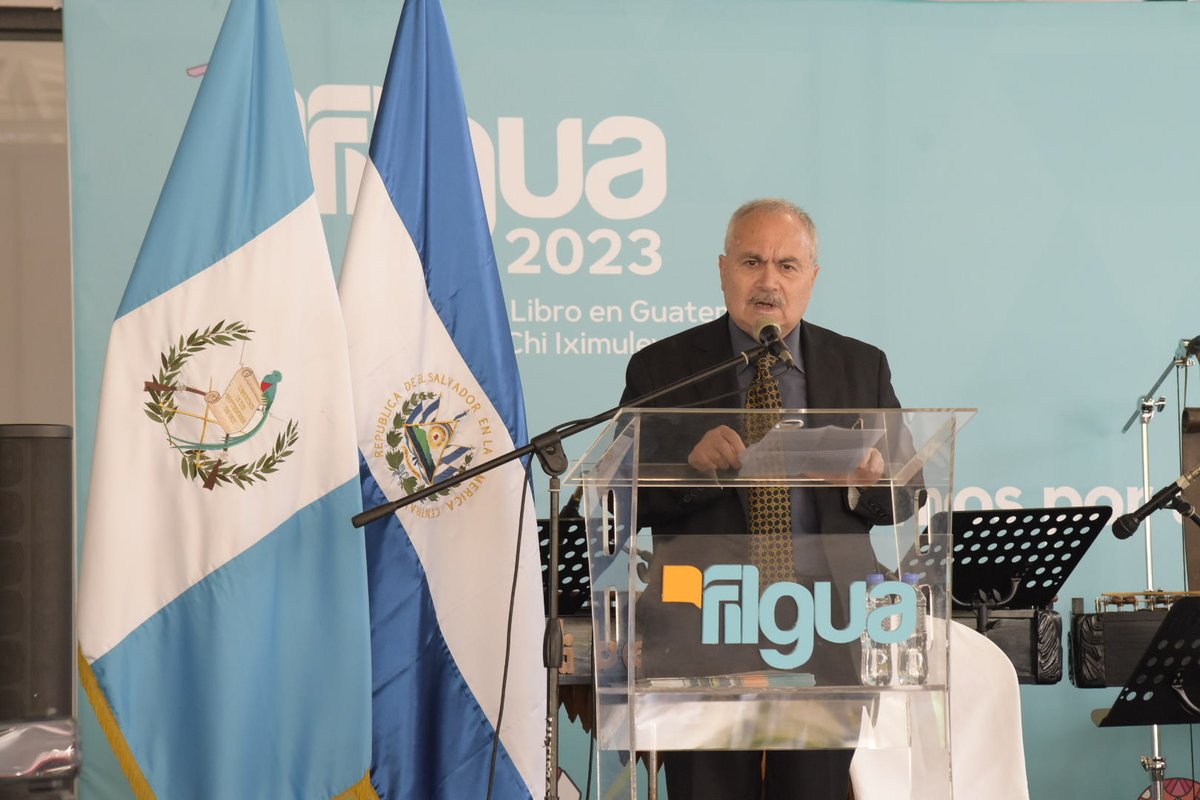 AngelEliasGT's tweet photo. En el primer día de Filgua, acá un breve resumen. @FILGuatemala 
Discurso de Dante Liano
Una panorámica de Filgua
Los principales stands
Concierto de Marvin Trompeta. https://t.co/Poy0yYyRpB