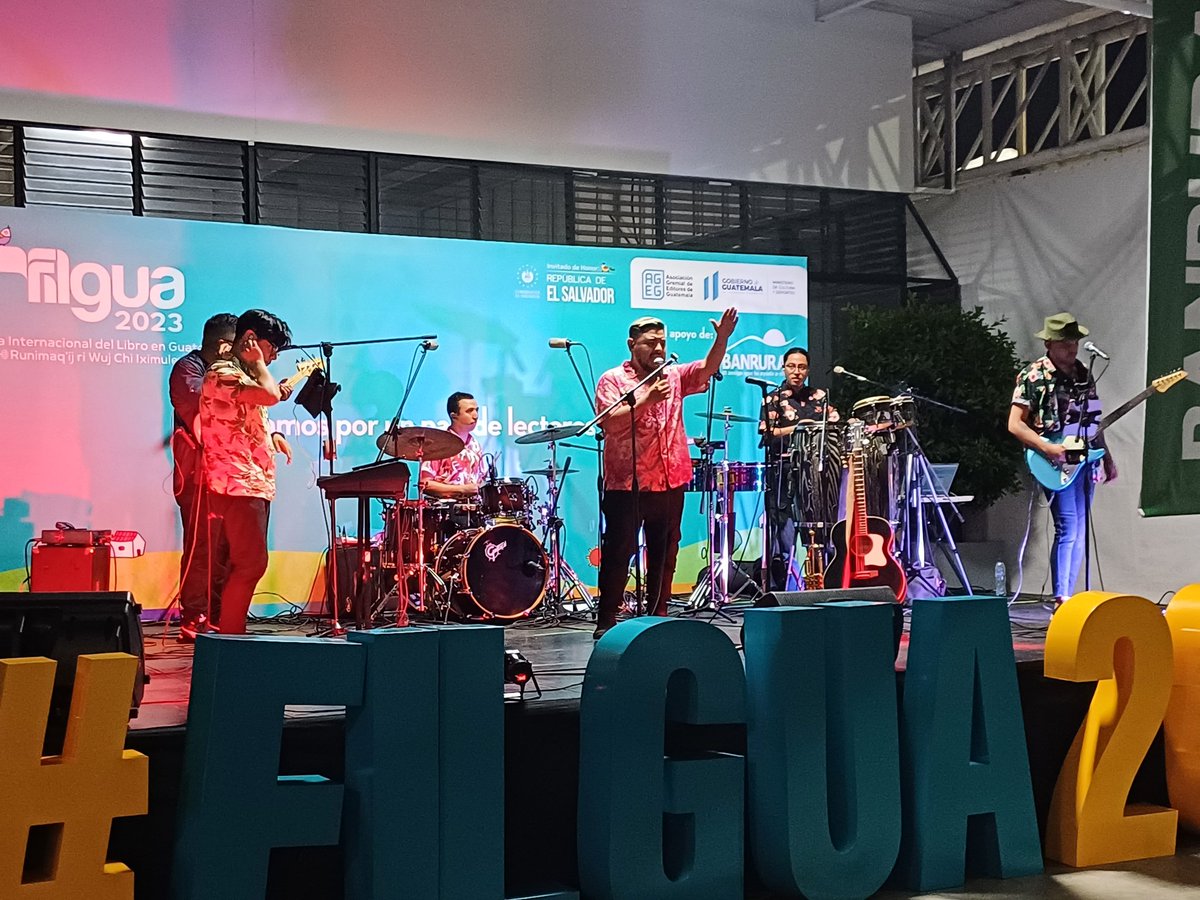 AngelEliasGT's tweet photo. En el primer día de Filgua, acá un breve resumen. @FILGuatemala 
Discurso de Dante Liano
Una panorámica de Filgua
Los principales stands
Concierto de Marvin Trompeta. https://t.co/Poy0yYyRpB