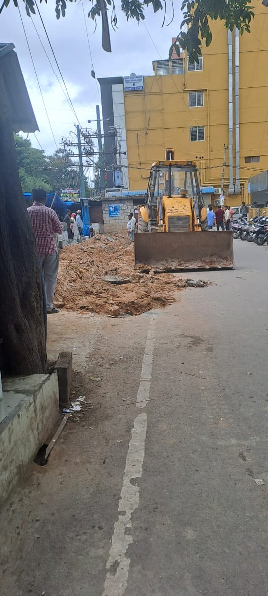 AECS_Layout's tweet image. Encroachment of Park area and Existing  Road by the Directors of House Building  Co-op. Society  of HAL.  pl. Help in protecting the Parks and Road. Contact AECS Layout RWA 
@BBMPAdmn @WFRising @HALHQBLR @TOIIndiaNews @prajavani @DKShivakumar @CMofKarnataka @BBMPMahadevpura