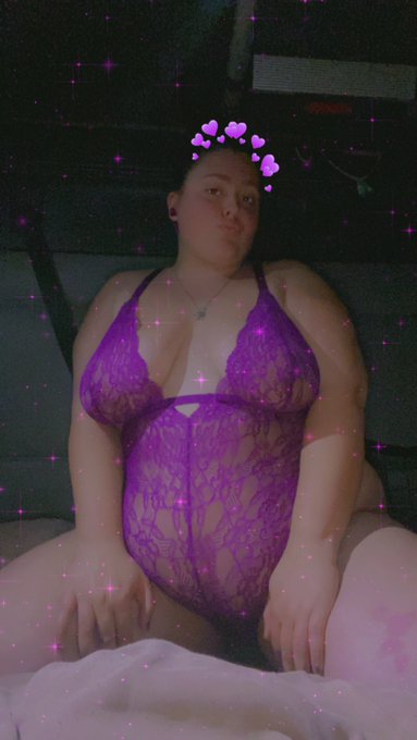 Queen Dixie Pig’s pics and videos