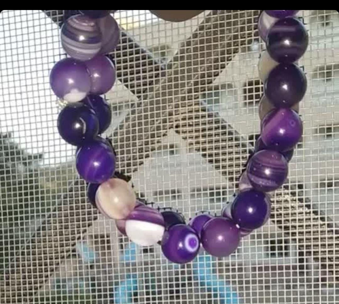 mlipu_zii's tweet photo. Goodmorning Twitter addicts 
Handmade stone pendants and bracelets that have different meanings. To order call 0728667802 or DM @Allbout_tee . Delivery is countrywide bracelet is Ksh 450 and pendant Ksh 250
Location Mombasa around Markiti https://t.co/GclpL4SqZ4