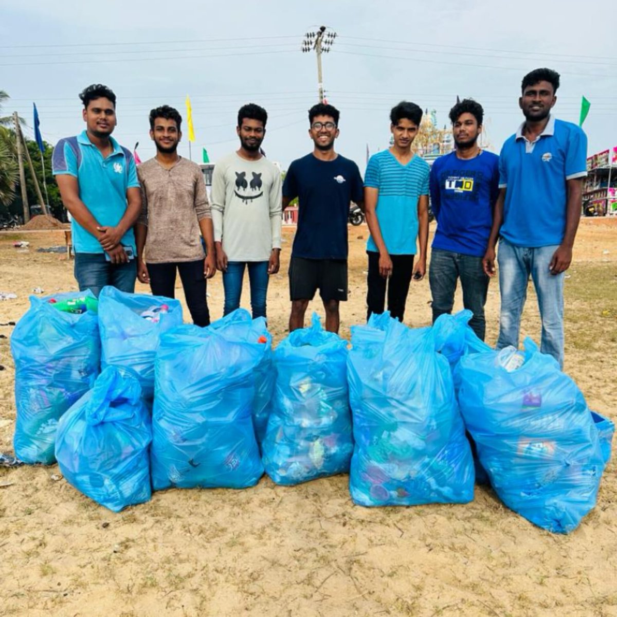 BiomeOcean's tweet photo. ♻ OceanBiome joined the Plastic Free Poya movement and cleaned the Kallady beach on the 3rd of July 2023 from 06.30 am to 08.00 am.
#beachcleanup #PFP #recycle #climatechange https://t.co/gBRH4mfuUT