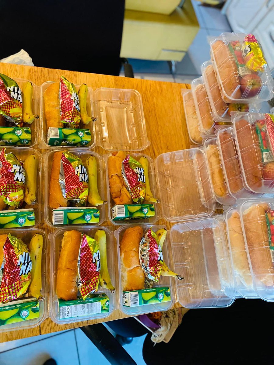 Mickeysa6's tweet photo. Hi 🤗 Guys 

Kindly  make use of our services, even though it is school holidays we are still operating.
We cater lunch packs and food platters.

We are based in Soweto 📍

WhatsApp 0682112309 to order 
Contact no 0817989427

Standard Bank | ANC 2024 | https://t.co/Zsrj8ySmBh