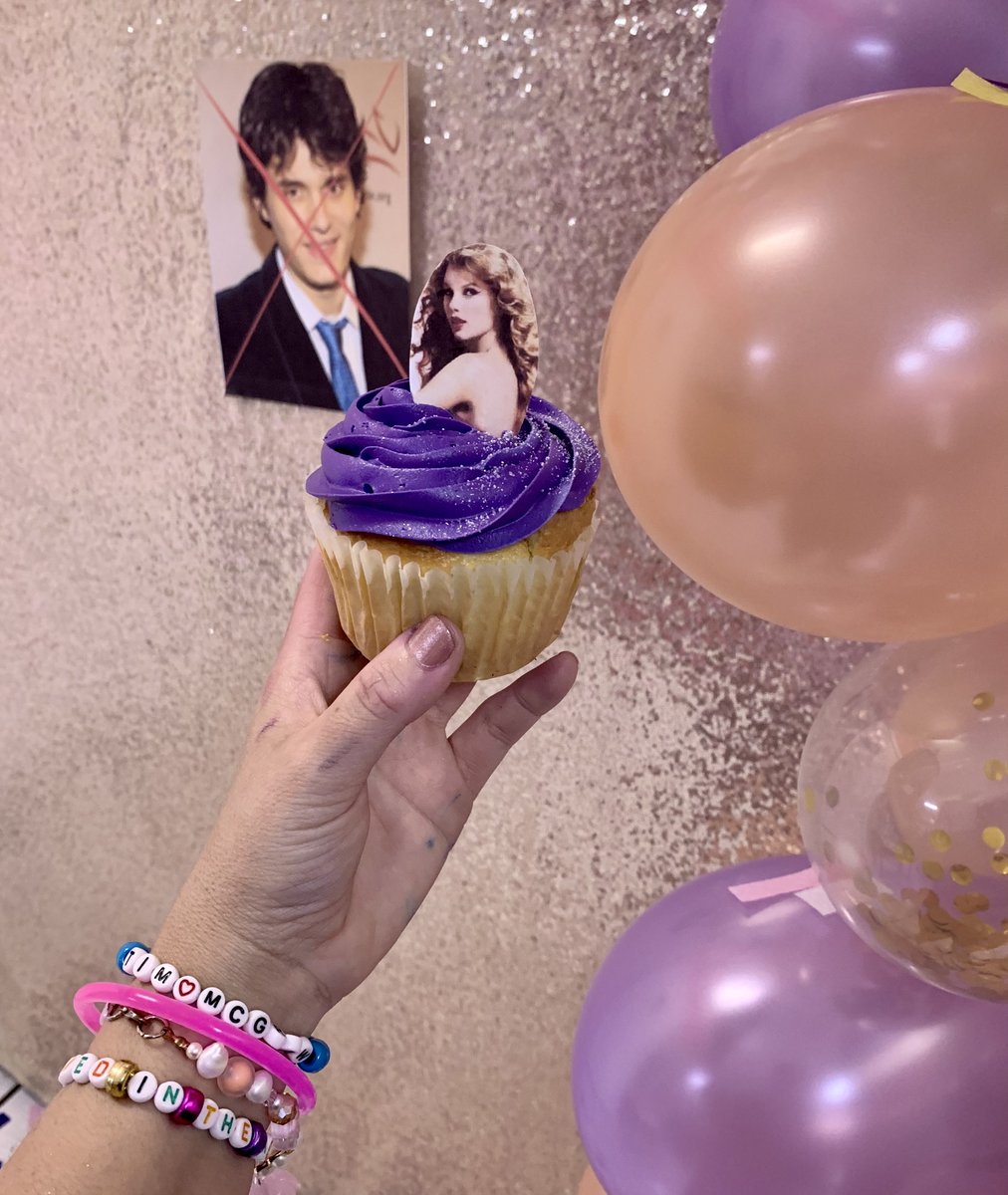 brittabakes's tweet photo. @andimtayIor @taylornation13 Speak never, John. 🤭 https://t.co/L4Z2ur1eCR