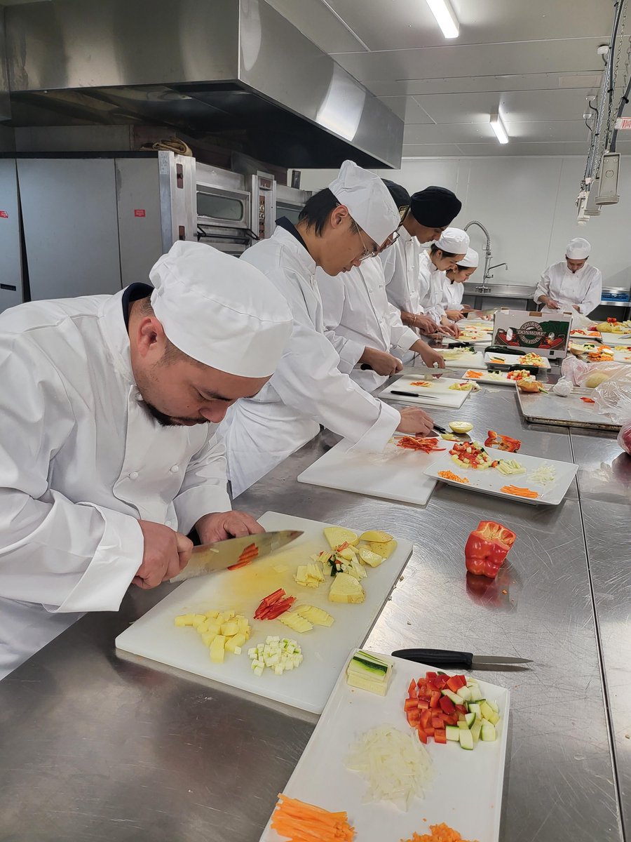 ICAEAustralia's tweet photo. We've got the Practice Knife Lessons lined up as the first essential tool. Every chop, slice, and dice gets students a step closer to nailing the art of cooking. So here's to a safe, fun-filled, and tasty journey of culinary discovery! #CommercialCookery #CulinaryBeginnings https://t.co/v0JP9qU7FQ