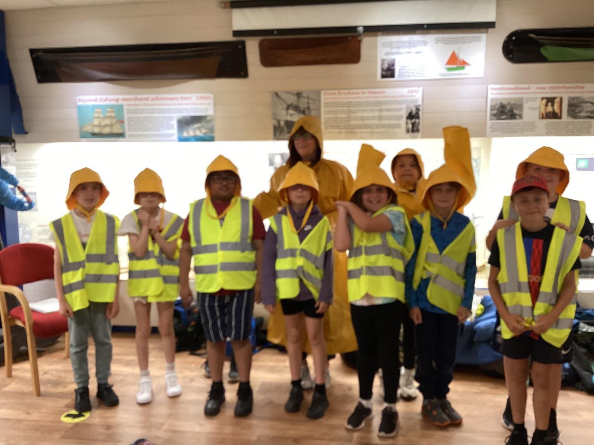 smc_brixham's tweet photo. What a fabulous day Dolphin class have had! Local history with Brixham Museum, our fishing heritage, historical landmark trail, fishing industry survey &amp; finally exploring the rock pools for our science learning! https://t.co/BhKa9yl6R2