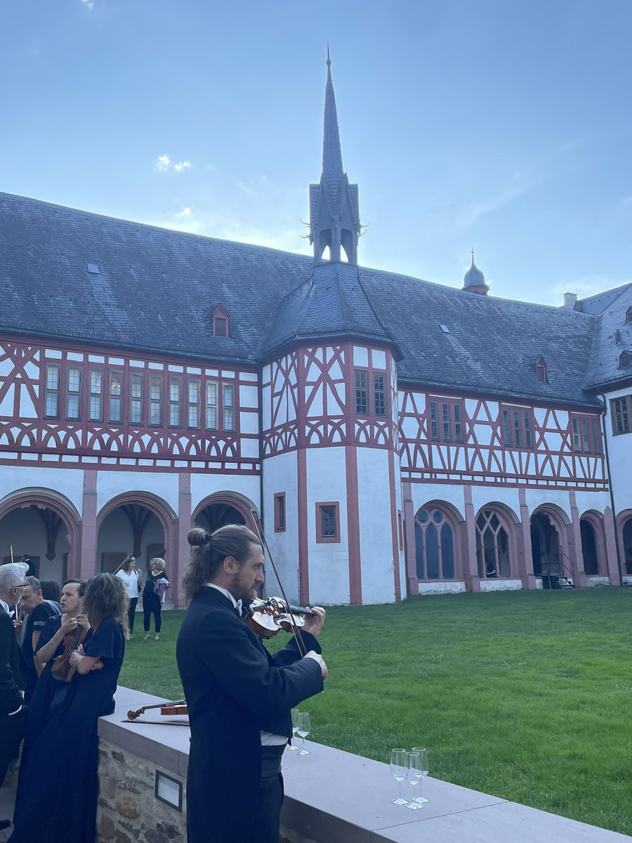 ambrareda's tweet image. Grandissimo successo al Eberbach Kloster per l’@Sinfonica_mi con una sublime esecuzione del Requiem di Verdi al@rheingaumusik