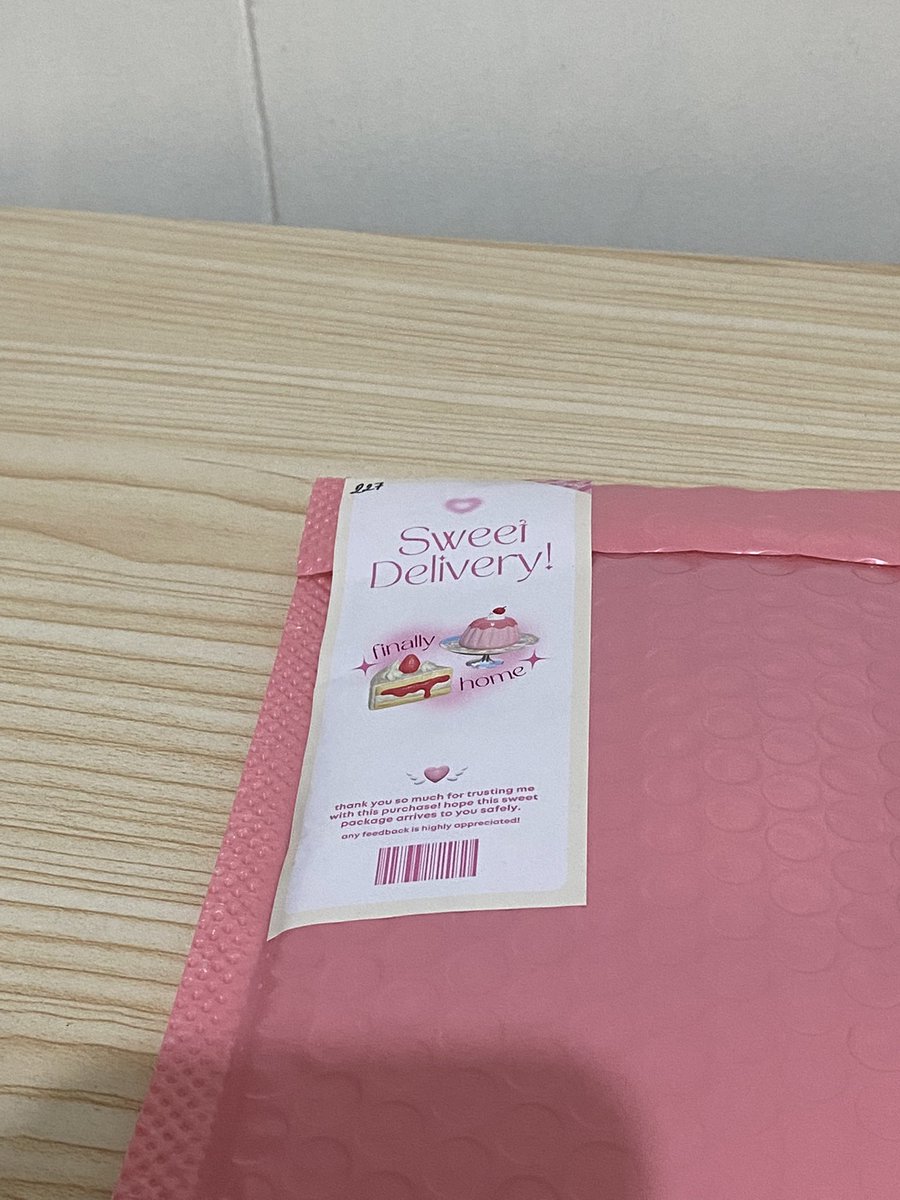 cleochives's tweet photo. sweet delivery ✉️🎀 *･῾ ᵎ https://t.co/F76SMwXvhi