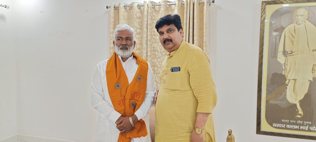 लखनऊ भारतीय जनता पार्टी उत्तर प्रदेश के पूर्व प्रदेश अध्यक्ष एवं उत्तर प्रदेश सरकार के कैबिनेट मंत्री आदरणीय स्वतंत्र देव सिंह जी से मुलाक़ात कर विकास के कई विषयों पर विस्तृत चर्चा करते हुए उनका स्नेहाशीष प्राप्त किया <a href="/swatantrabjp/">Swatantra Dev Singh</a>