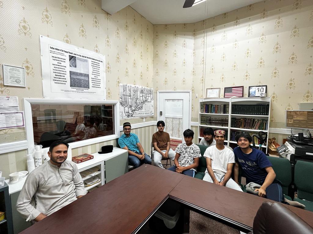 MKA_Brooklyn's tweet photo. Today, our #MuslimYouth came together to discuss how worldly matters can affect the mindset of individuals at school and work, fostering understanding amongst each other. 
After prayer, they played soccer and ping pong, then treating themselves to ice cream. 
#SalatNBrotherhood https://t.co/A2D4CmWVZ5