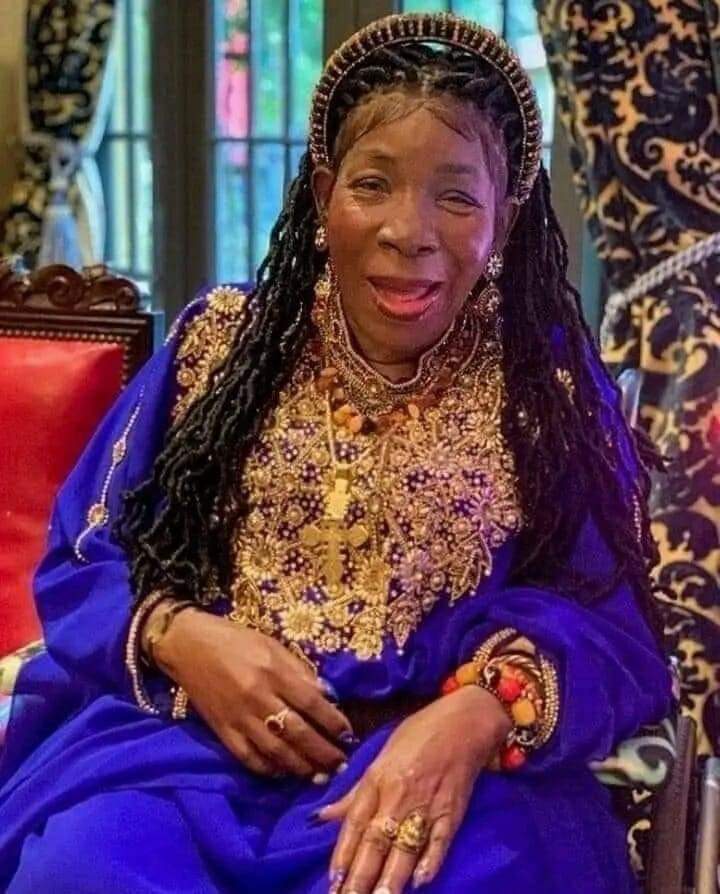 Angeltv_Gh's tweet photo. This is RITA MARLEY, wife of Bob Marley. She has lived in Ghana 🇬🇭 for over 20 years.She moved to Ghana after Bob's death alongside Bob's family in the 1990s.She became a Ghanaian citizen in 2013 &amp; changed her name to Nana Afua Adobea. https://t.co/j4p7dYk3il
