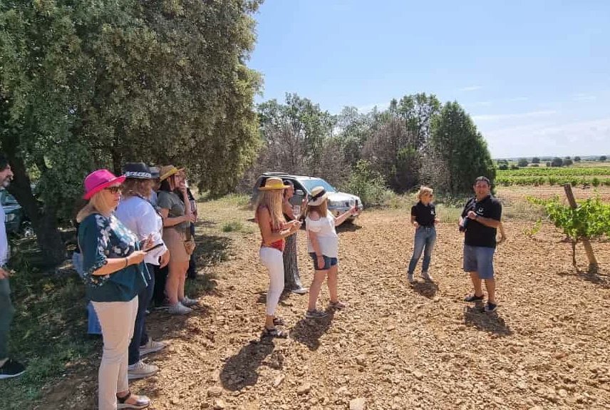 Magnífica visita a #BodegasMILVUS en <a href="/DORibera/">Ribera Del Duero</a> donde hemos sido testigos de la integración del paisaje que refleja cada uno de sus vinos.