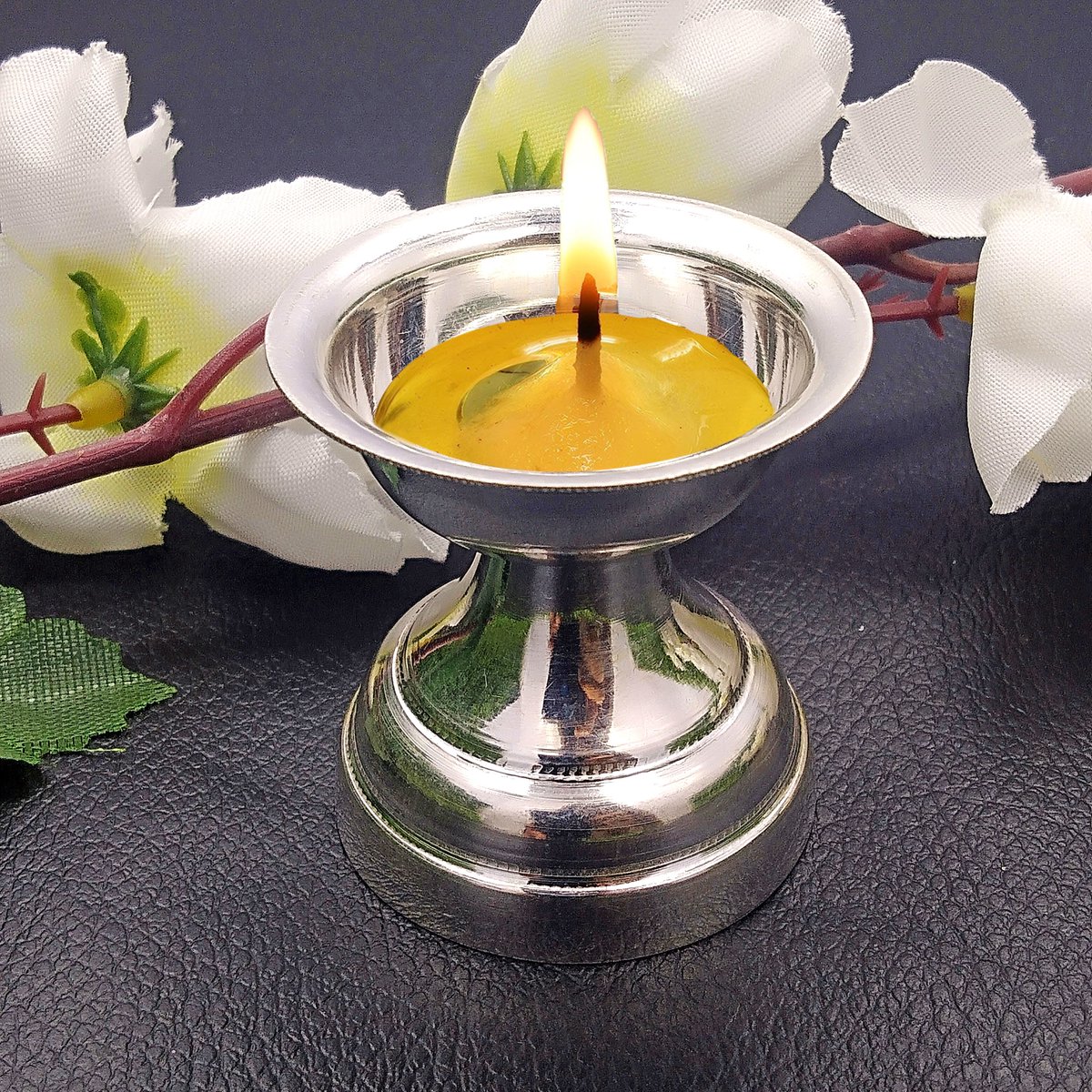 SitaraStore's tweet image. Solid 925 Sterling Silver 1.75 Inch Round Diya, Indian Puja Oil Lamp
Buy Now:- etsy.com/listing/120187…
#silver #silverarticles #silverart #diya #silverdiya #oillamp #silveroillamp #poojaarticles #temple #templedecor #PoojaUtensil #indianart #silverpooja #homedecor
