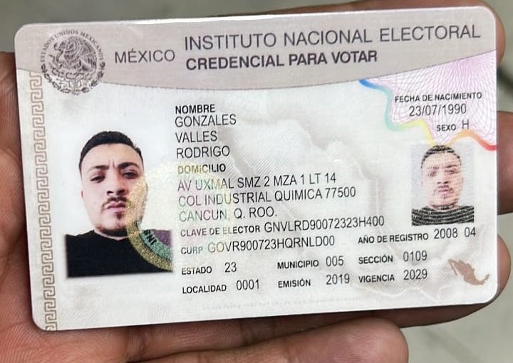 VigiaCiudadano7's tweet photo. Cuidado al vender tu auto aquí en Cancún, ciudadano fue estafado por esta pareja al comprarle supuestamente una camioneta, el pago lo hicieron vía depósito de cheque el cual al ser entregado el vehículo procedieron a cancelar según relata el afectado. https://t.co/Cw35zkc9X7