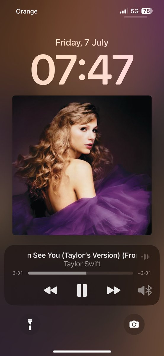 thisisvertrying's tweet image. EXCUSE ME??? WHO MADE YOU THIS HORNY AT 19 GURL