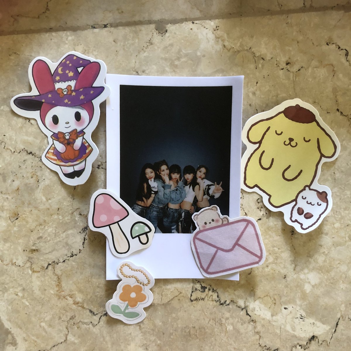 aisasdiary's tweet photo. ⁺ . 🗯️ ˖﹙love mail .ᐟ﹚✭
hii @pinkflam3 , thank u sm for trading w me and for being so nice 💗 i hope sumin arrives safely aswell 🫂
#aisafairymails ⟡ #rasceived https://t.co/ONFV5Cd1wL
