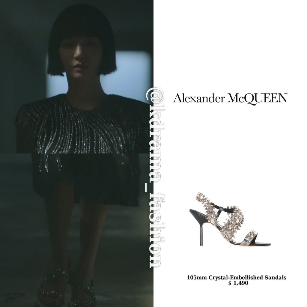 #ParkGyuYoung wore #LOUISVUITTON Dress & #ALEXANDERMCQUEEN Sandals in Netflix Drama, #CELEBRITY Episode 1. #박규영 #셀러브리티 #드라마패션 #루이비통 #알렉산더맥퀸 #kdrama_fas...