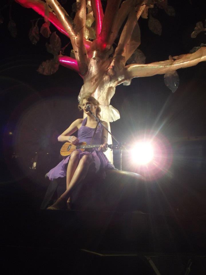 ThisIsCaitlin's tweet photo. 2011 my mom won mom of the year trying to get me those 3 tickets for the Speak Now concert. My mom and Grams drove us from our small town to another small town, Lubbock TX, to make my dreams come true. Full circle moment. #SpeakNowTaylorsVersion https://t.co/9DqK7Rjqer