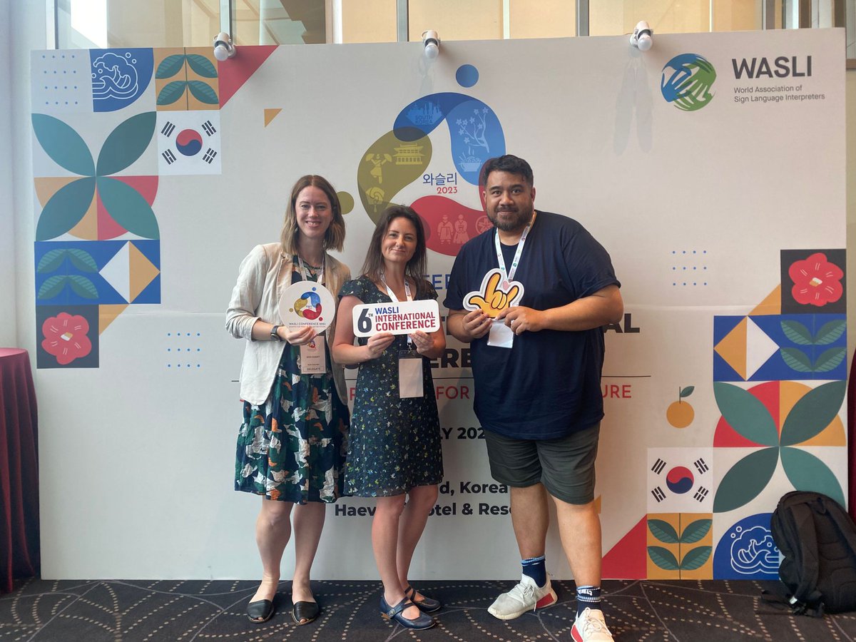 Our kiwi interpreter delegation at #WASLI2023 is Jenn, Jamie and Alan. Come say hi, kia ora 👋
<a href="/alanjwendt/">Alan Wendt</a> 
<a href="/posyjenn/">Jenn G 🤟</a>