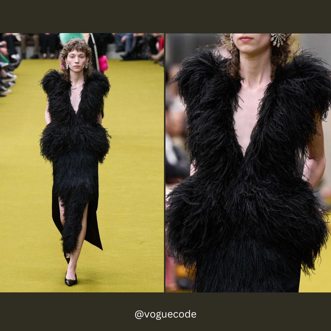 Voguecode1111's tweet photo. @gucci Fall 2023 Ready to wear collection
#Gucci #fashion #FashionWeek #voguecode https://t.co/s0UA3H2zHy