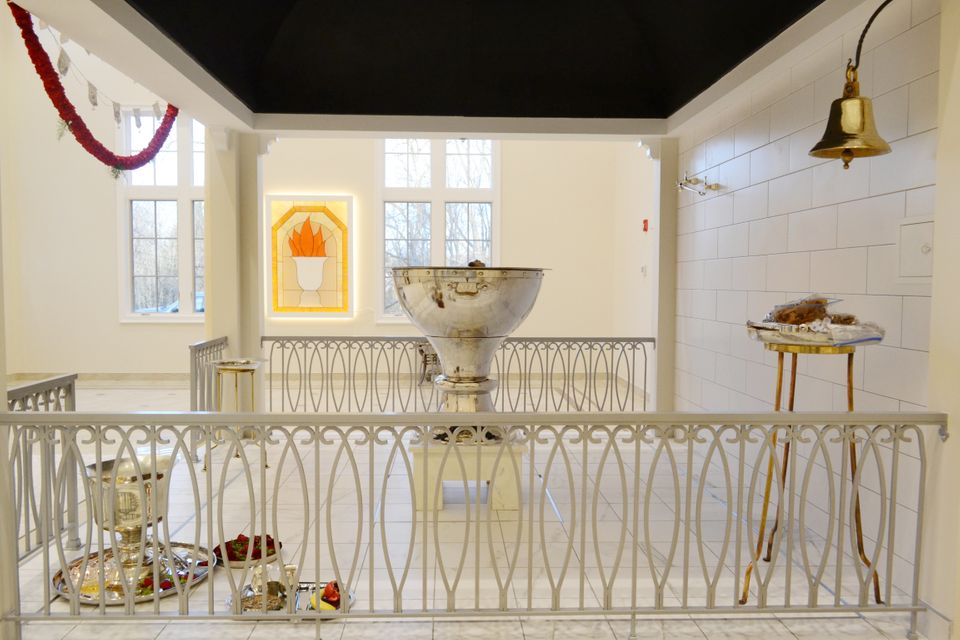 PersiaPhotos's tweet image. 1/2
Dar-e Mehr (House of the Sun) #Zoroastrian #firetemple, #NY-#USA. The architecture and the fire bowl design are based on ancient Persia. Zoroastrianism was founded 4000 years ago. It was the world's first monotheistic religion. 
#Persia #Iran