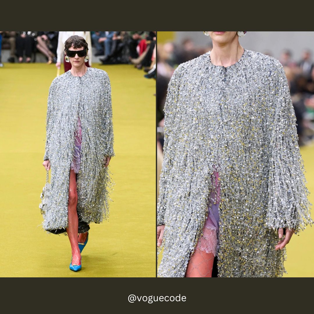 Voguecode1111's tweet photo. @gucci Fall 2023 Ready to wear collection Looks. 
#Gucci #voguecode #trending2023 #TrendingNow #fashion #FashionWeek https://t.co/B7GuG1OPiv