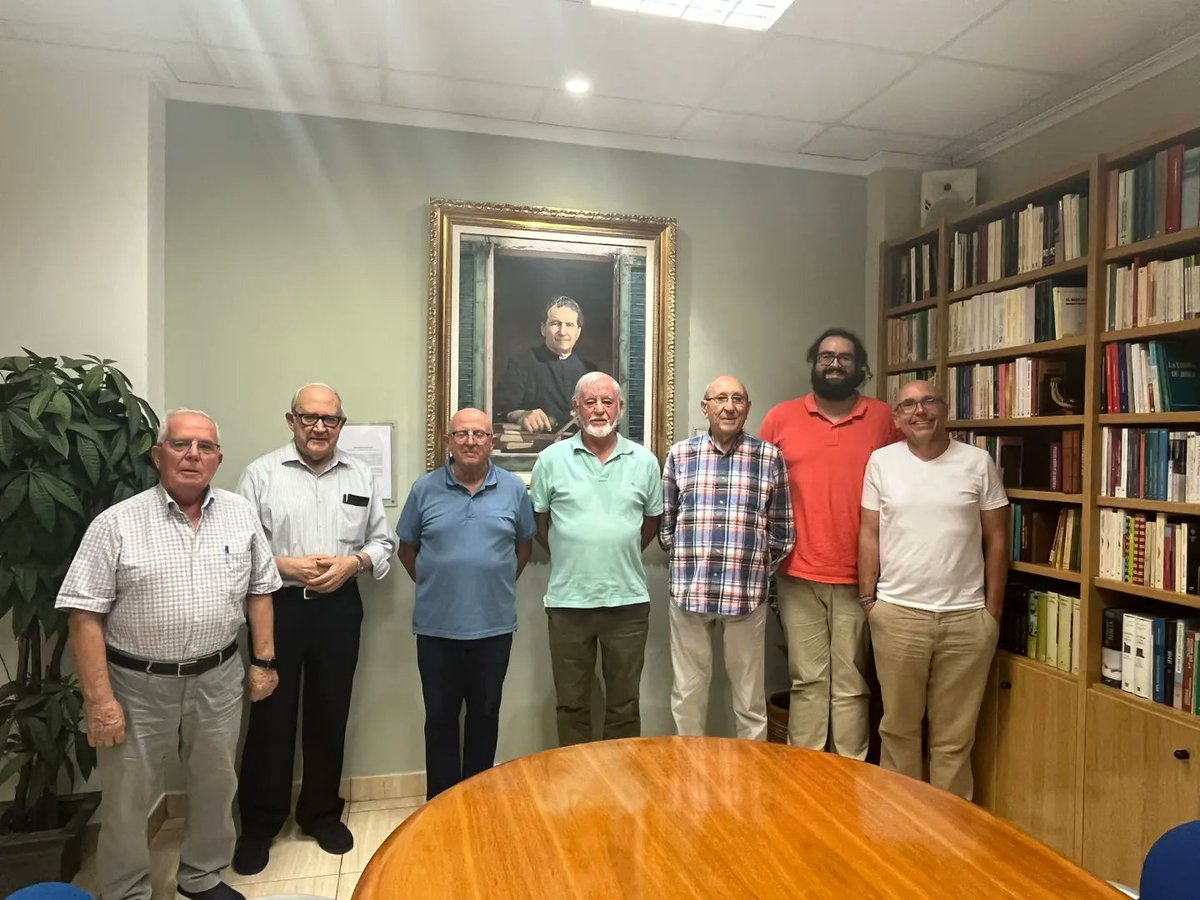 SalesianosVSJB's tweet photo. Funeral d’Eliseu Bellés
Divendres 19.00 h Funeral a Salesians del Campello 
Dissabte 10.30 h Incineració al Campello 
Dilluns 19.00 h Funeral a la nostra casa, Salesians València Sant Joan Bosco 
Dimarts 11.00 h Funeral a Atzeneta del Maestrat, el seu poble, i posterior soterrar. https://t.co/WMbR39CuNJ