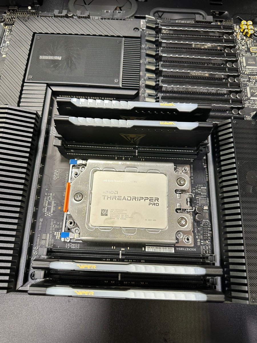 Syswizard_in's tweet image. Working on PC building #AMDRyzen #threadripper pro 5975wx #PCBuild #SysWizard