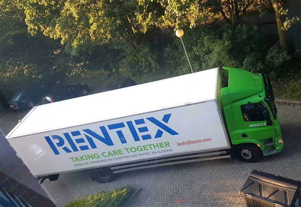 шаси за камион DAF с изолиран товарен бокс logistics.bg/daf-yntema-cf-…