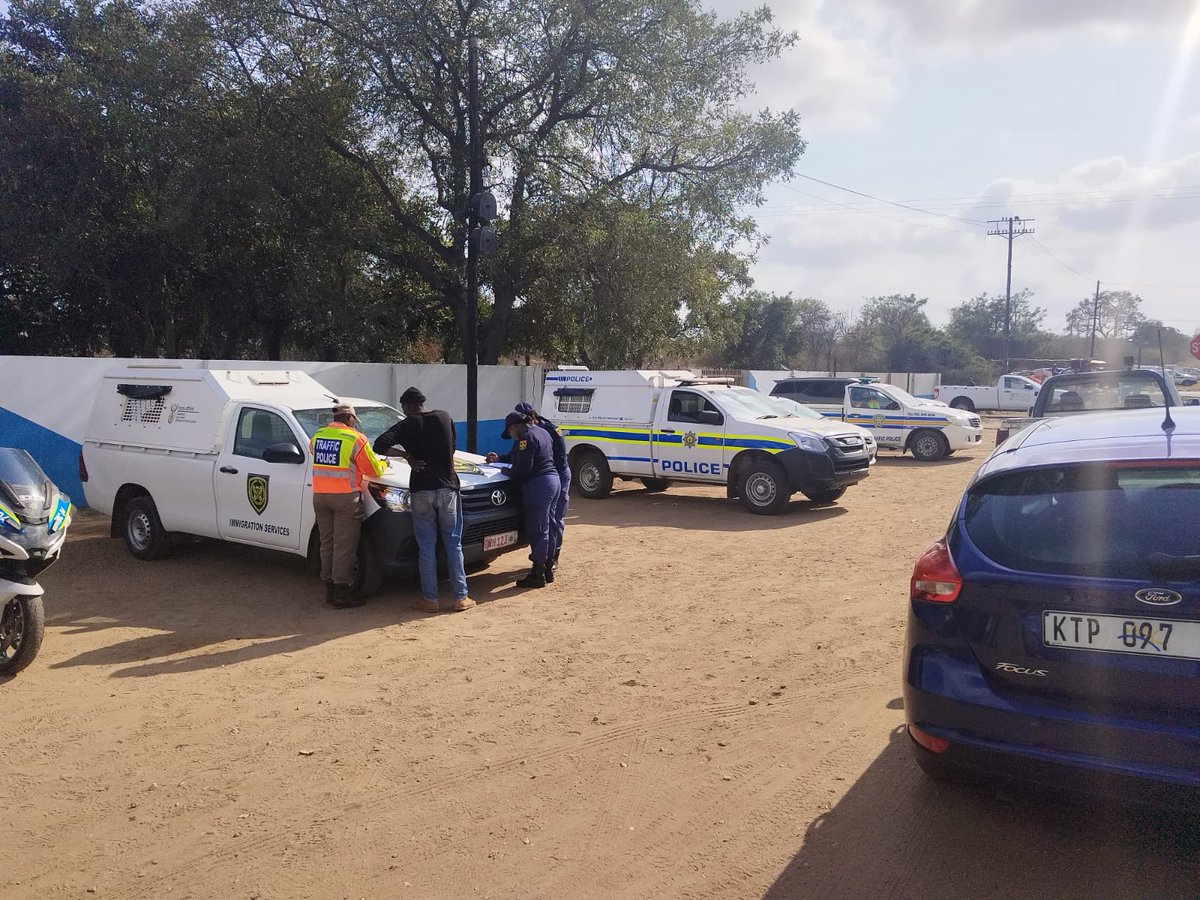_ArriveAlive's tweet photo. Road Freight industry operations make significant impact in Limpopo https://t.co/0aXRXETsuz
#ArriveAlive #RoadFreightIndustry #SignificantImpact @SAPoliceService @TruckAndFreight https://t.co/H39bEC10JS
