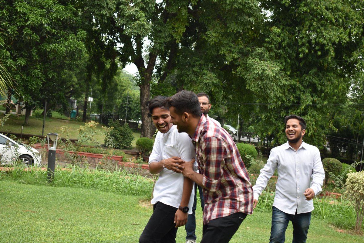 i_Uddeshya's tweet photo. We were happy until we realised no more classes and no more assignments 😭#LifeatEJ
@SurbhiDahiyaEJ @IIMC_India @ProfSanjay_IIMC https://t.co/mCvkLYY8lI