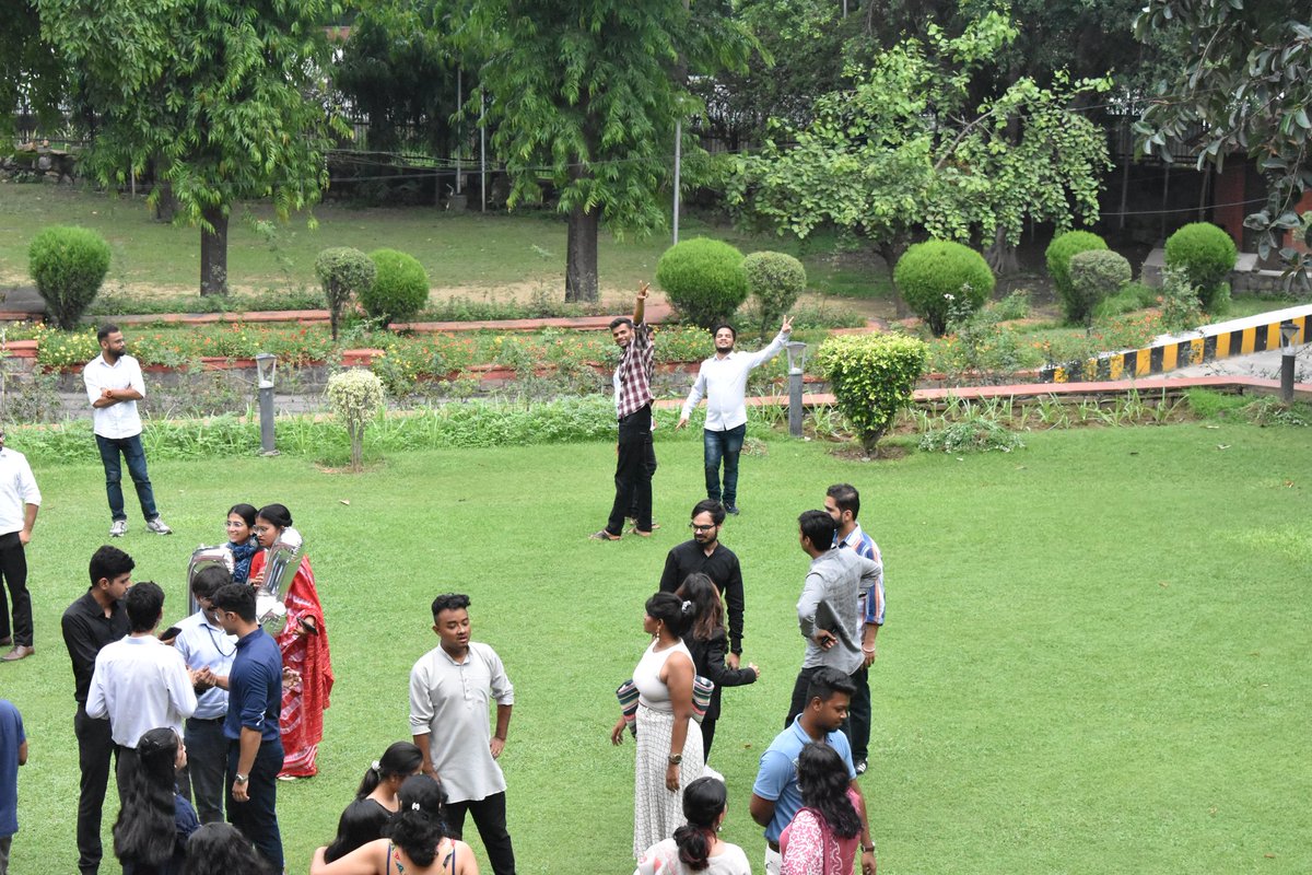 i_Uddeshya's tweet photo. We were happy until we realised no more classes and no more assignments 😭#LifeatEJ
@SurbhiDahiyaEJ @IIMC_India @ProfSanjay_IIMC https://t.co/mCvkLYY8lI
