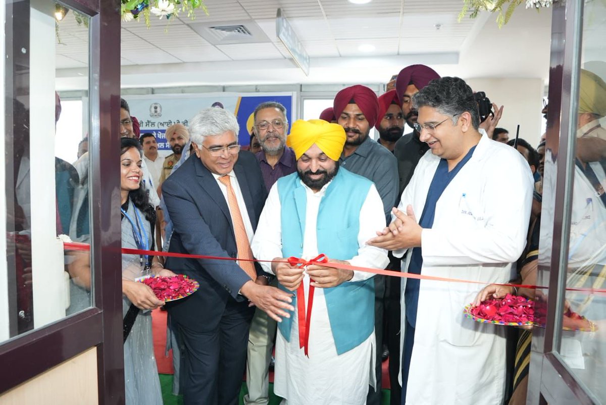 docgulia's tweet photo. It gives me immense pleasure to share that Honorable CM of #Punjab,Sh.Bhagwant Mann ji  visited @HBCHRC_Punjab y 'day. He initiated the Indoor services (IPD) of the hospital and also interacted with the admitted patients. Multiple MoUs were also signed with the @PunjabGovtIndia https://t.co/wYn7soIrcx