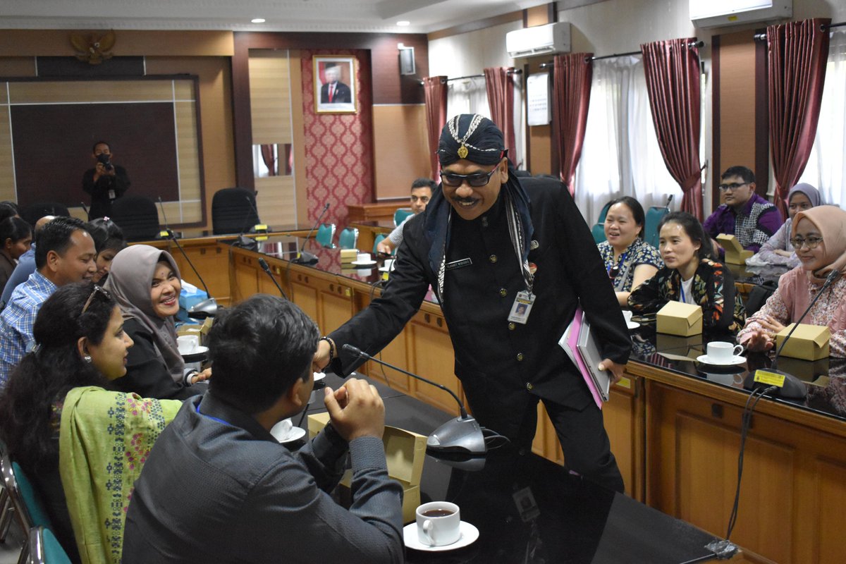 bpl2hdlhkprovja's tweet photo. Kegiatan Knowledge Sharing Program on Enhancing the Development of Small and Medium Industry 2023 , BPL2H berkesempatan dikunjungi oleh peserta yang berasal dari negara-negara anggota Colombo Plan.
Thank you for coming and see you next time.
#CPforSMII2023
#KSST
#ColomboPlan https://t.co/ebciqT2BQx