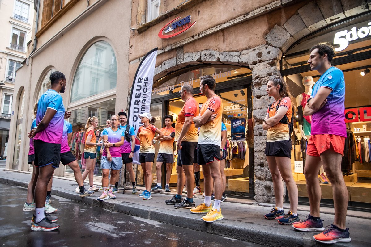 CoureurDimanche's tweet photo. Se rencontrer. Échanger. Partager. ⁠Et courir.
⁠
Comme ce fut le cas cette semaine lors de notre sortie running/testing chez notre revendeur Spode à #Lyon
⁠
Qu'est ce que nous aimons ces moments de partage avec la communauté #CoureurDuDimanche !

#MadeinFrance #Running #Run https://t.co/jxQN4ChdAA