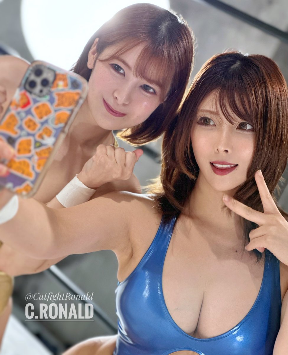 CatfightRonald's tweet photo. 新村あかりさん
豊岡さつきさん
2人で撮ってるところをパシャリ。
逆光！
だが、それも良し！！
@niimura_akari  @toyooka_satsuki https://t.co/Rs1waMs5Ec