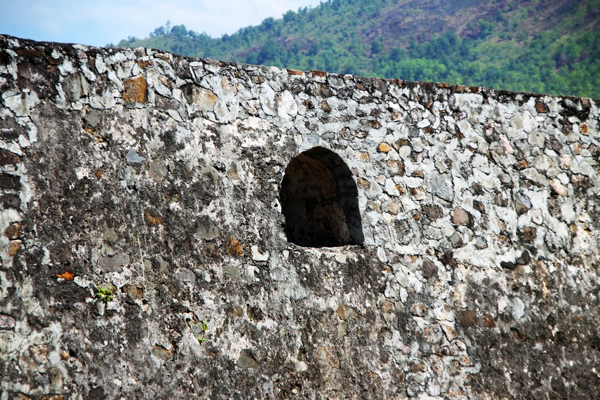 Kerajaan Hindu Lamuri, berkembang di daerah Pesisir Utara Aceh Besar. Benteng ini merupakan satu dari tiga benteng yang menjadi penanda wilayah segitiga kerajaan Hindu Aceh, yaitu Indra Patra, Indra Puri dan Indra Purwa.

#NusantaraBukanKhilafah #NusantaraBukanNegeriSyariah