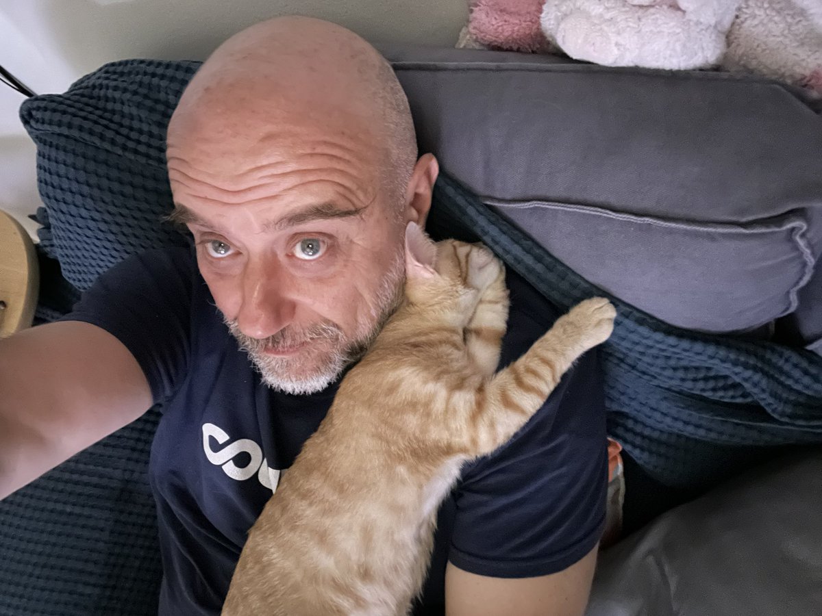 Good morning 
1. I badly needed this #firstcoffeeoftheday 
2. Yesterday long back-to-home trip
3. Me and GattoGatto at about 2am (I couldn’t sleep and he helped stay awake A LOT 😂)

Hey, it’s Friday, enjoy!