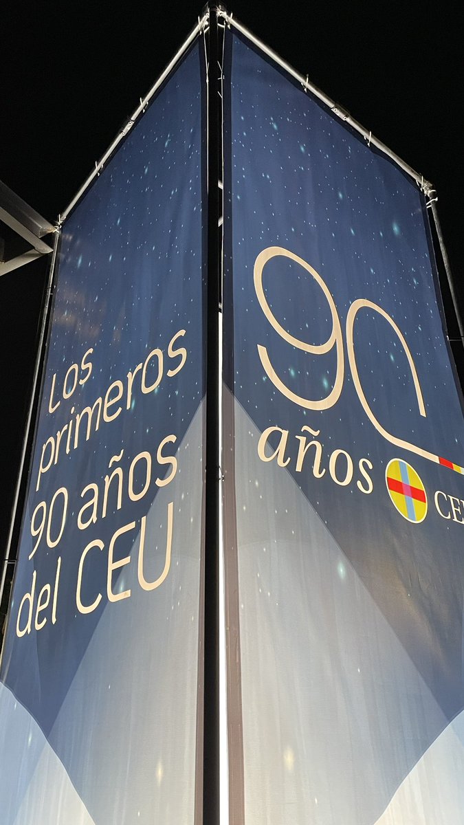 Lopez11Santi's tweet photo. Fantástica tarde-noche en el campus de Monteprincipe celebrando los #90añosCEU. Amigos, compañeros y poniendo la banda sonora…¡Los Secretos!

¡A por los próximos 90 años! Juntos+CEU @FundacionCEU https://t.co/VMEO2M9cSi