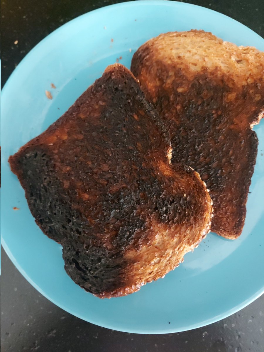 Daantje75's tweet photo. Wordt het zo'n dag vandaag?🙄 #burnttoast #goedestart #revalidatiedag https://t.co/7j9165VwfT