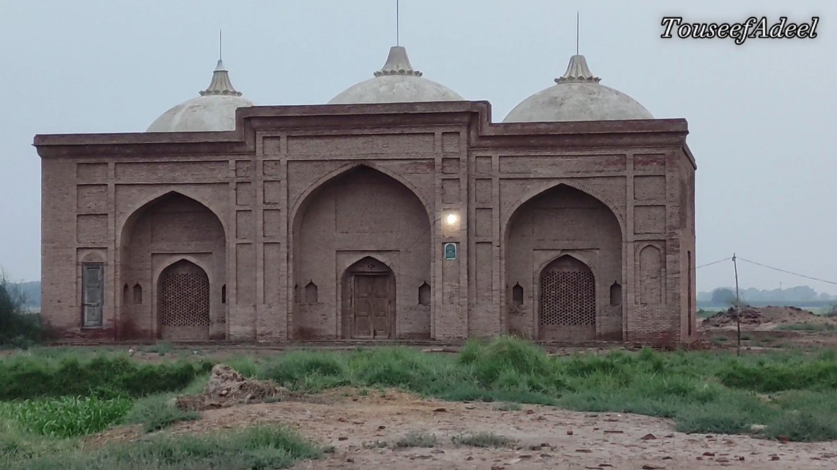 TouseefAdeel's tweet photo. 1000 years old mosque in very good condition in Kabir Wala District Khanewal Punjab. if you want to see this visit this https://t.co/6YrTqn8SmV https://t.co/dcUOKoJoFu