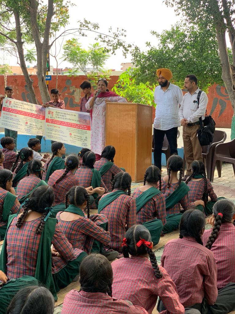 CouncilKharar's tweet photo. MC Kharar organized a rally in the city with the support of school students along with the team of health department to spread awareness about dengue.#pmidcpunjab #SwachhBharatMission
#SwachhBharatGov #SwachSurvekshan
#HardeepSinghPuri #CMBhagwantMann #Anmolgaganmaan https://t.co/ICOmzN60Nb