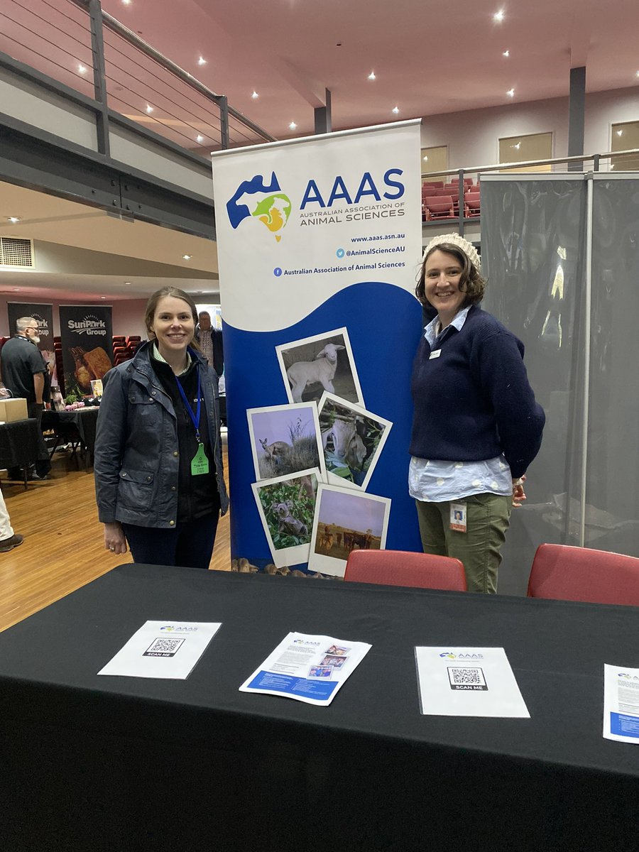 em_lynch_'s tweet photo. The #AAAS NSW Branch held a BBQ for the #ICMJ careers fair in Wagga Wagga! Great to see so many like-minded individuals! https://t.co/eeL0nvPk74