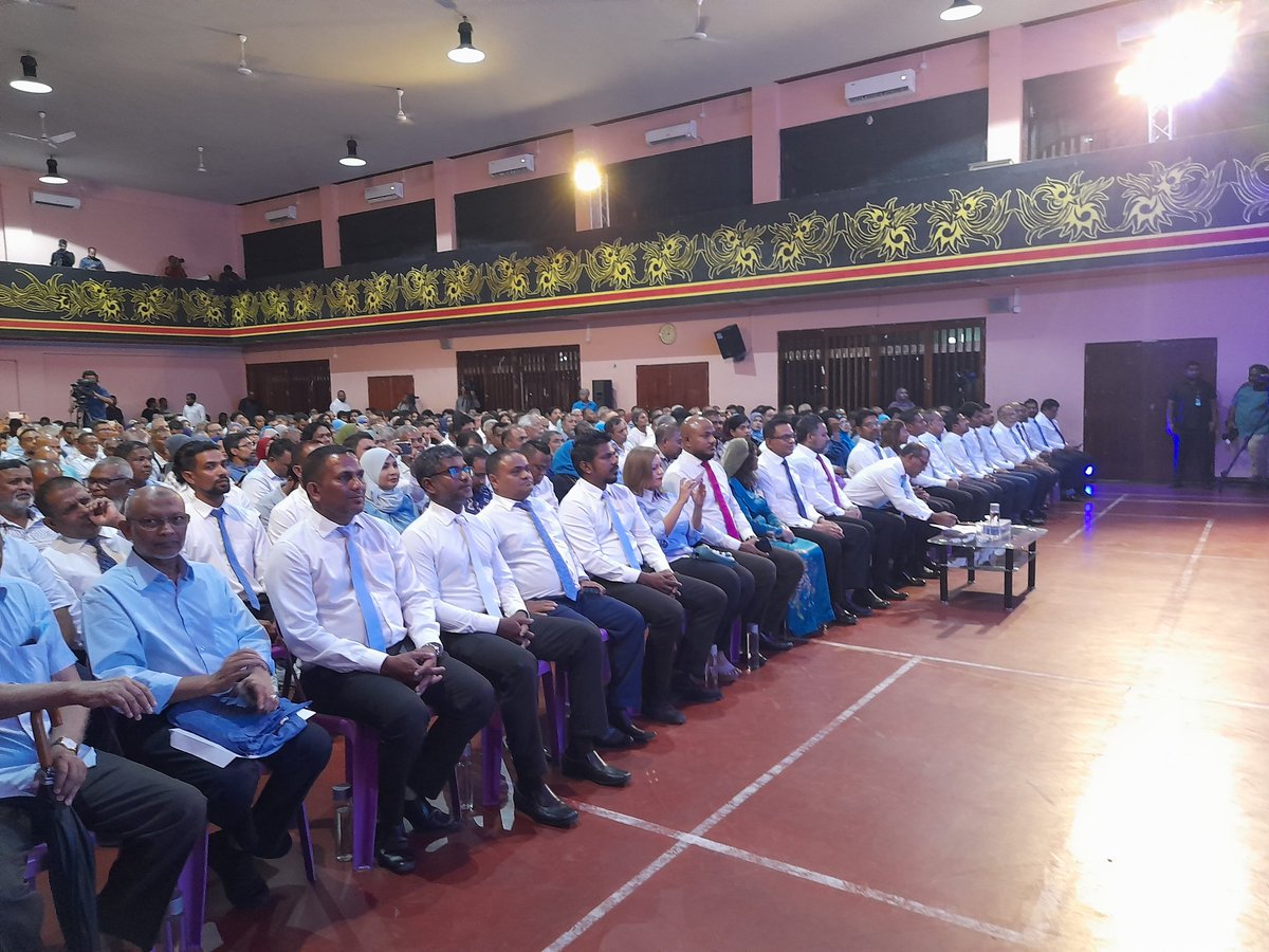 mshiyantey's tweet photo. The MDP has betrayed our trust with consolidation of power under Solih. Our great nation is in dire need of a transformative beginning and a renewed sense of optimism! 👊👊
@Batteyy @AtollDemocrats @boadhigu @evattey @HassanLatheef @Gamuissey https://t.co/xBY9R6nwDC