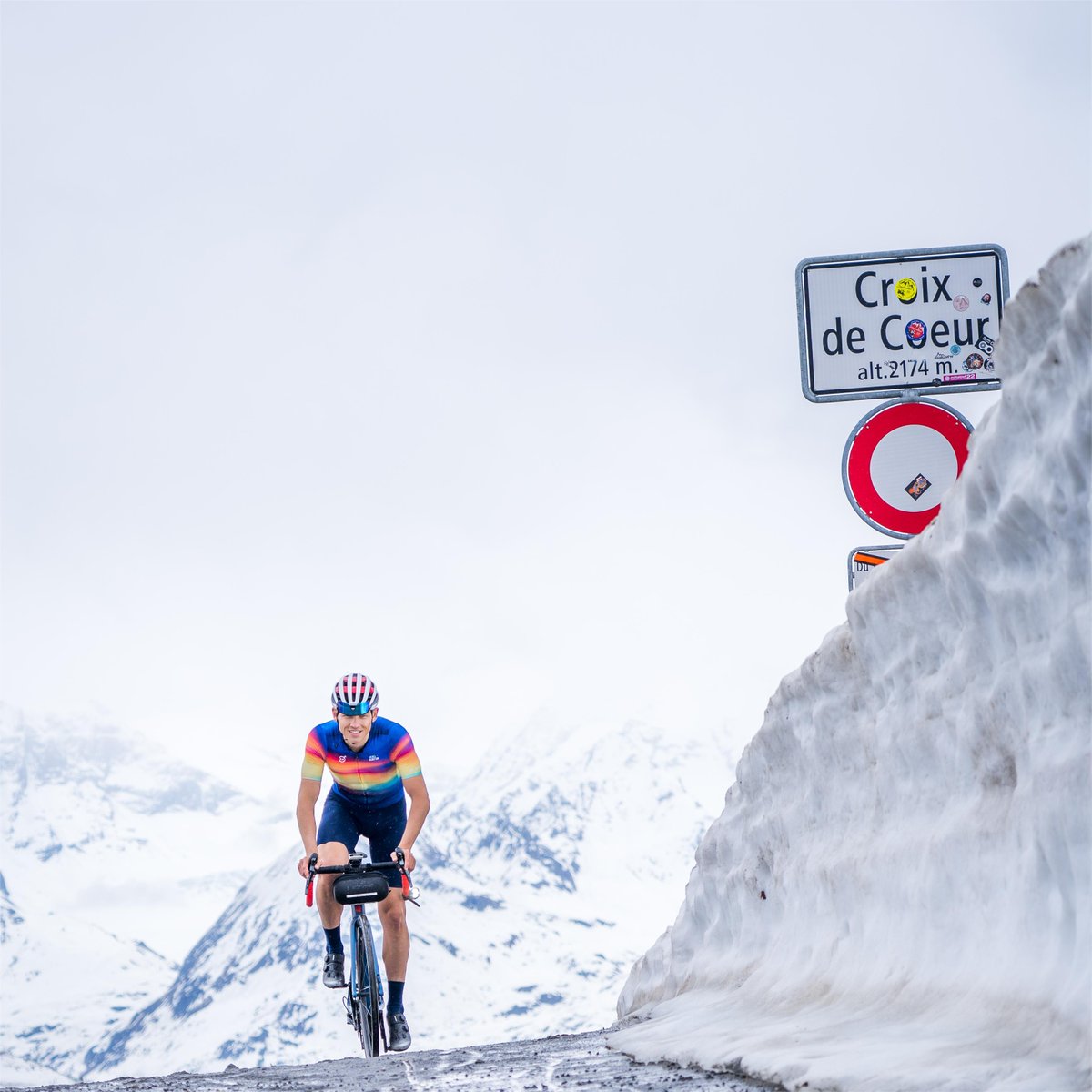 montonsport's tweet photo. It's not just the Grand Saint Bernard that has its little walls of snow.

The 11km ascent reaches a height of 2,174m, Croix de Coeur will test the legs as well as minds.

#croixdecoeur
#SkullMonton
#skullmontonnorthernlights
#Montoncycling #montonsports
#cyclingtime #cyclinggear https://t.co/zlm6Bw76Ju