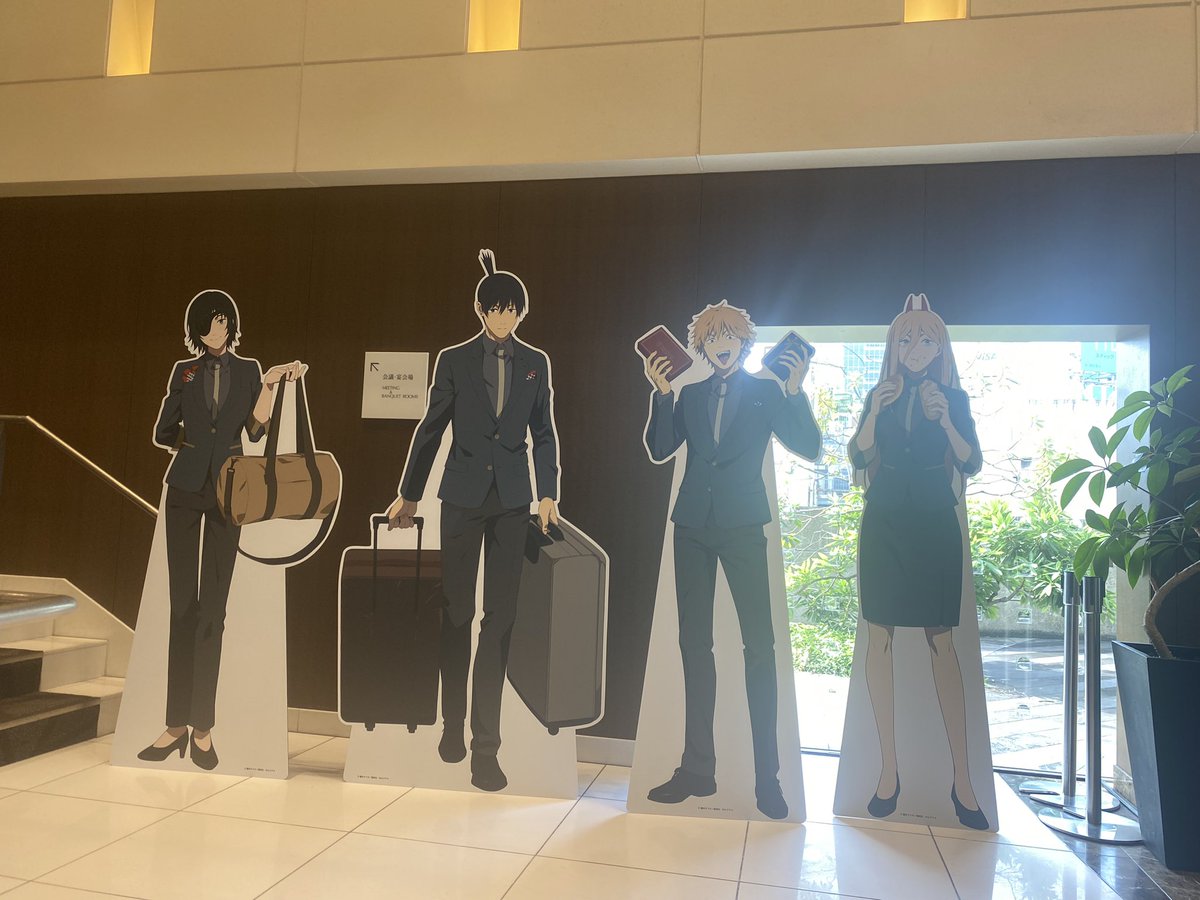 たまたま打ち合わせしてたとこデンデンデンジくんおったしコラボカフェやってた…‼︎ここ定価の３倍くらい高いとこなのに‼︎ https://t.co/RCFU8gzk3k