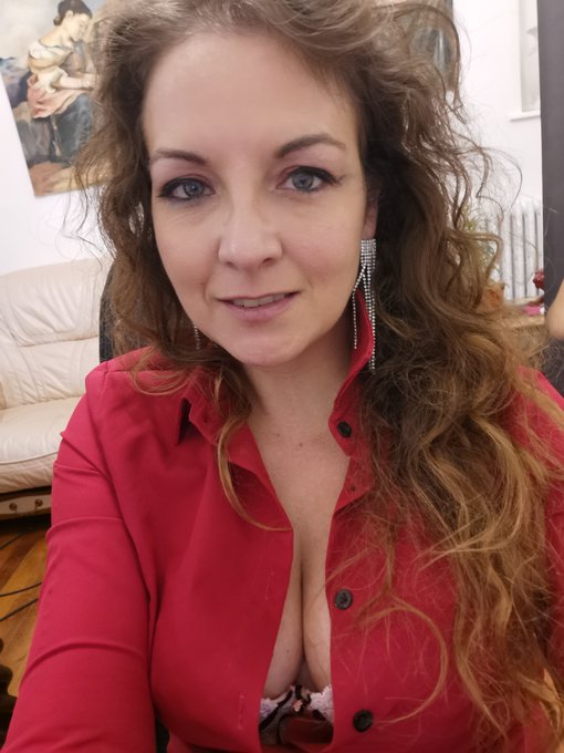 Bon samedi mes ch&eacute;ris 😍 https://t.co/qa4hDJURON