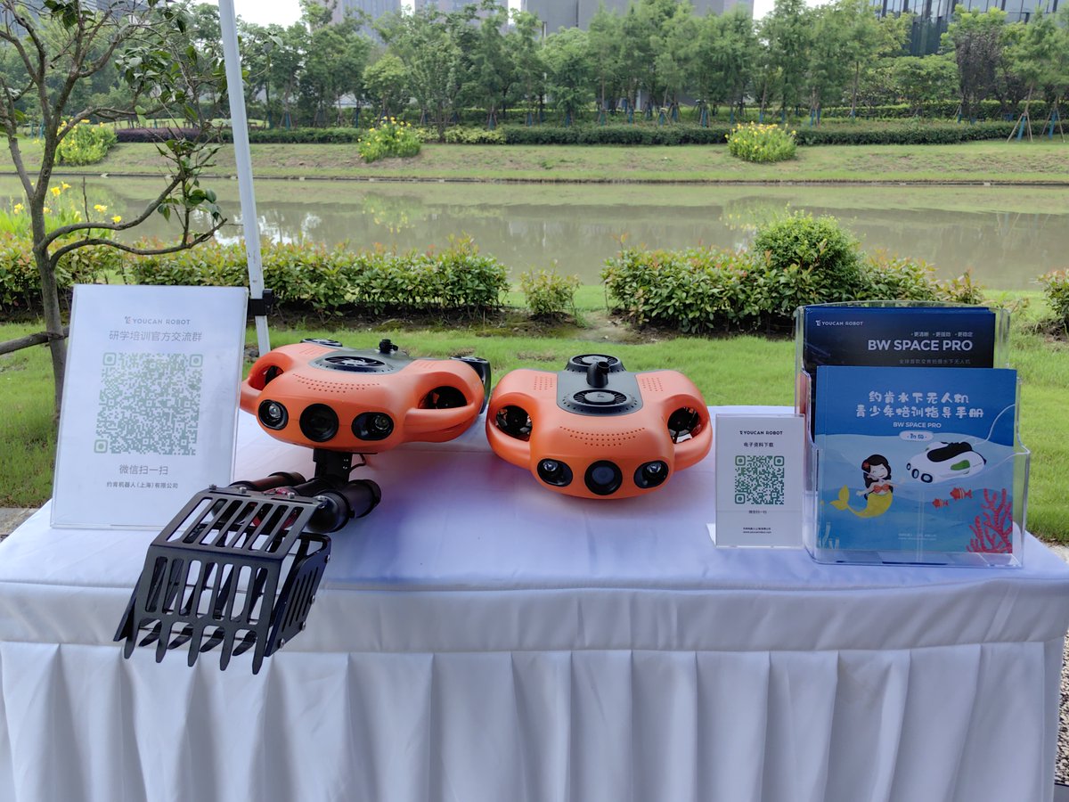 YoucanRobotics's tweet photo. On July 6,WAIC2023 kicked off in Shanghai.
Underwater drone #BWSpacePro is not only the best tool for divers and anglers to explore the underwater world, but also for children to learn about science. 
🔗https://t.co/Ze87x28UqP
#Youcanrobot #drone #underwaterdrone #underwater #4K https://t.co/wOZ1sAh3vc