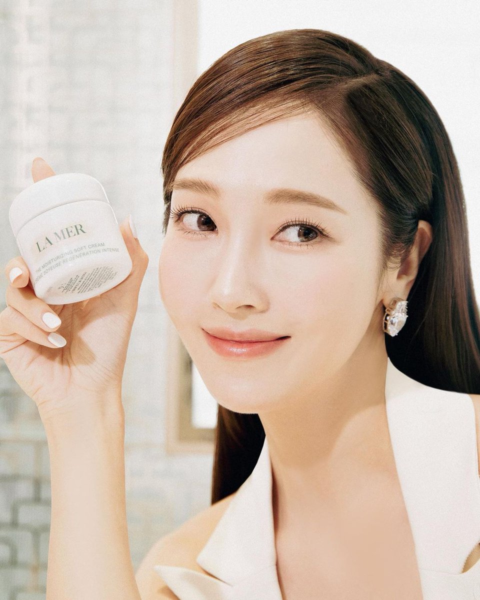 GR26Sic18's tweet photo. jessica.syj: Do you believe in miracles?🤍🌊✨
#miraclebroth #lamerpartner @/lamer
: https://t.co/4eEXG4w9rw
#제시카 #JessicaJung #郑秀妍 https://t.co/3cYMaL7sJU